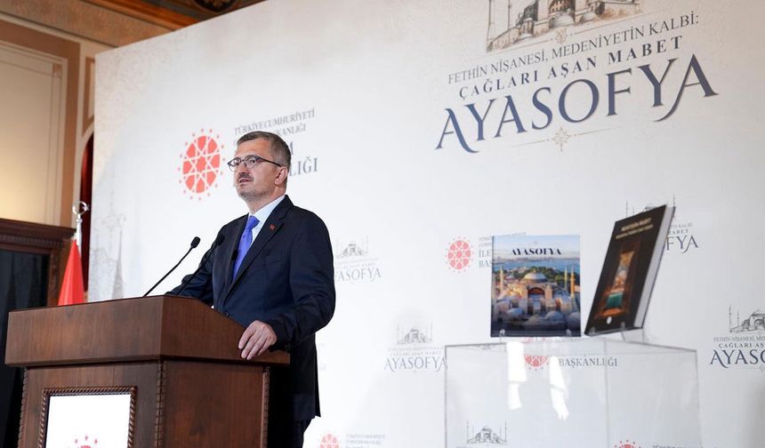 Ayasofya’nın kubbeleri yeniden tekbirlerle ve Kur’an tilavetleriyle yankılandı