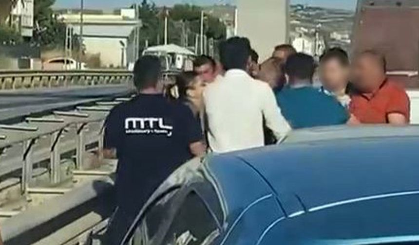 Büyükçekmece'de tekme tokat yol kavgası