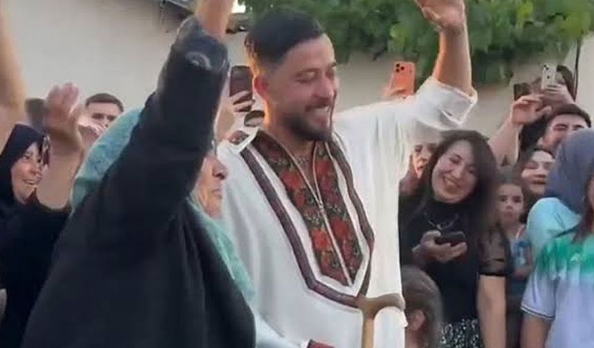 Mahmut Orhan'dan sürpriz performans