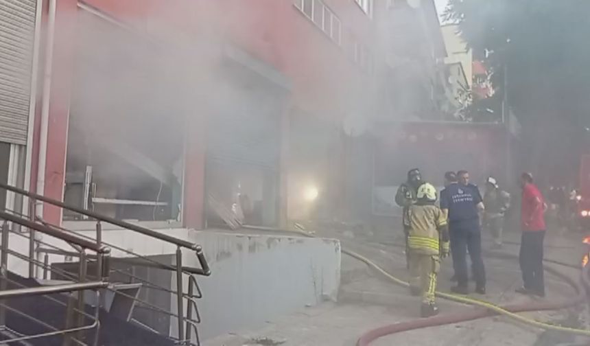 Pendik'te sabun üretilen fabrikada yangın