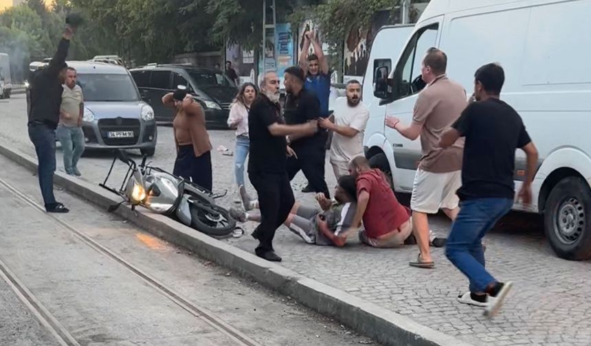 Kağıthane'de yol verme kavgası kanlı bitti! Polis havaya ateş açtı