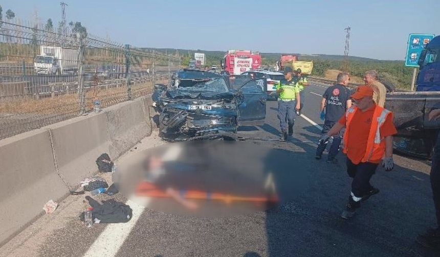 TEM Otoyolu'nda üç aracın karıştığı zincirleme kaza: 5 yaralı