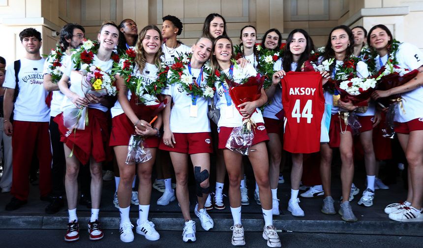 Milletler Ligi şampiyonu A Milli Kadın Voleybol Takımı, Türkiye'ye döndü