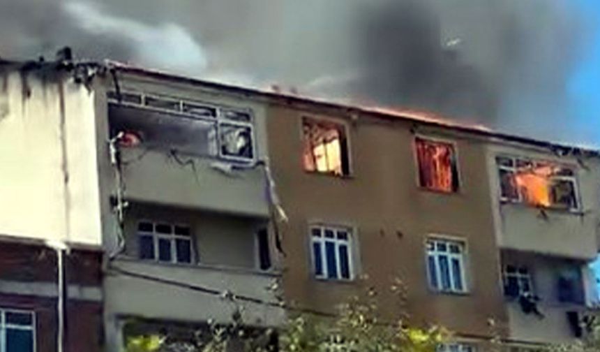 Avcılar'da çatı yangını