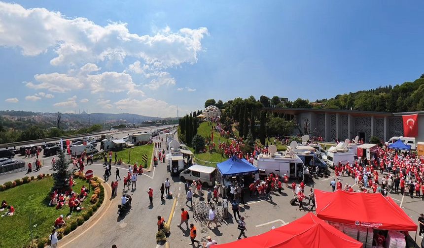 15 Temmuz'un 10. yılında binlerce kişi tek yürek oldu!