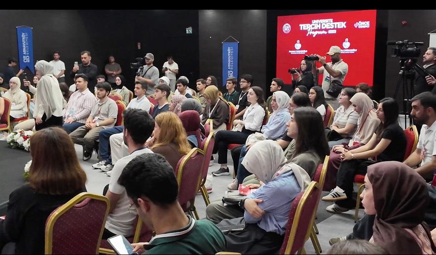 Arnavutköy'de üniversite adaylarına tercih desteği