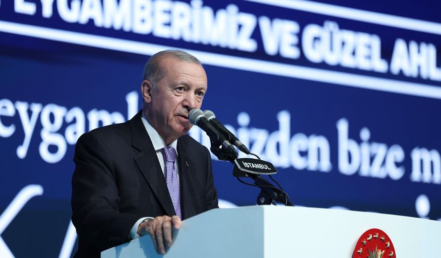 "Müslümanlar olarak başkalarına umut bağlamakla hiçbir yere varamayız"