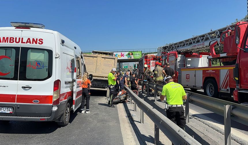 Bağcılar’da hafriyat kamyonunun altında kalan motosikletli hayatını kaybetti