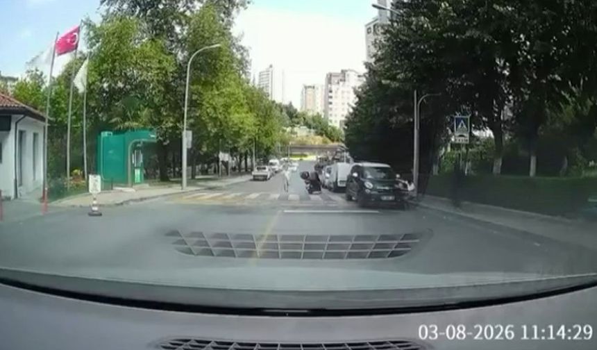 Başakşehir'de faciayı refleksi önledi: Kayan aracı elleriyle durdurdu