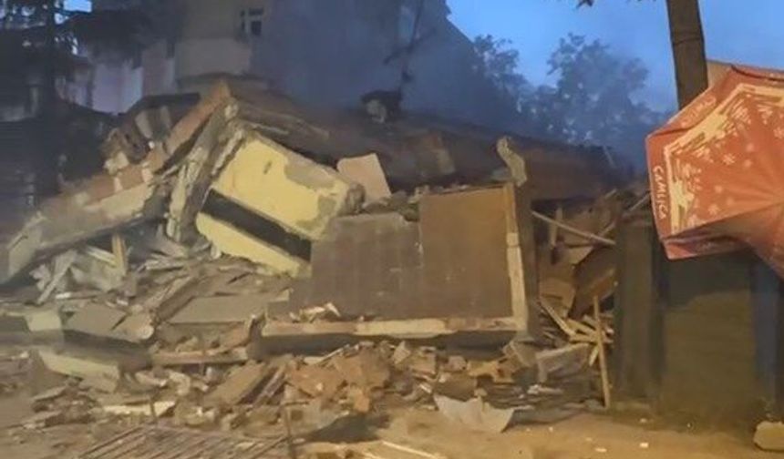 Bahçelievler’de tahliye edilen bina çöktü