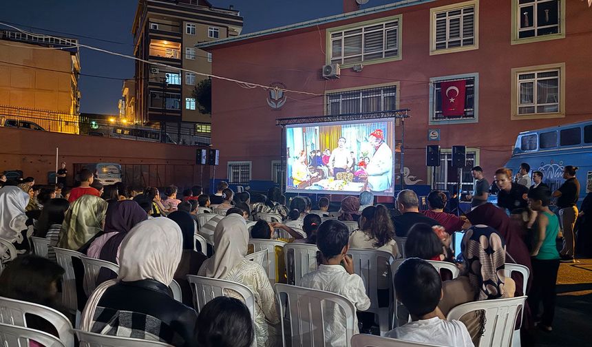 Bahçelievler'de açık hava sineması geleneği yeniden başladı