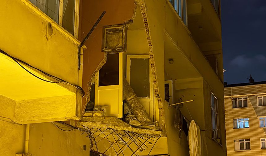 Güngören’de balkonu çöken 5 katlı bina tahliye edildi