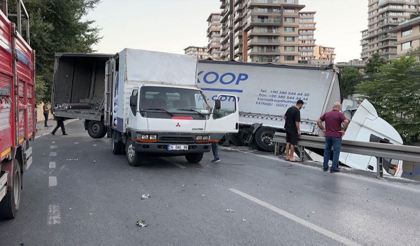 Esenler’de kumaş yüklü TIR, dere yatağına düştü