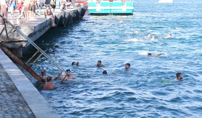 Bebek Sahili’nde sıcak hava yoğunluğu: Kimi denize girdi kimi balık tuttu
