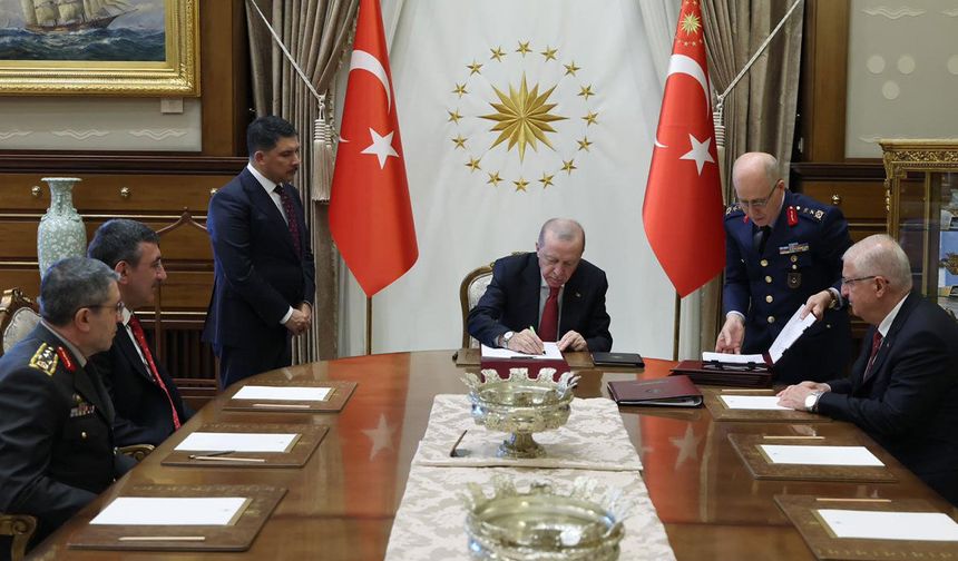 Cumhurbaşkanı Erdoğan YAŞ kararlarını imzaladı
