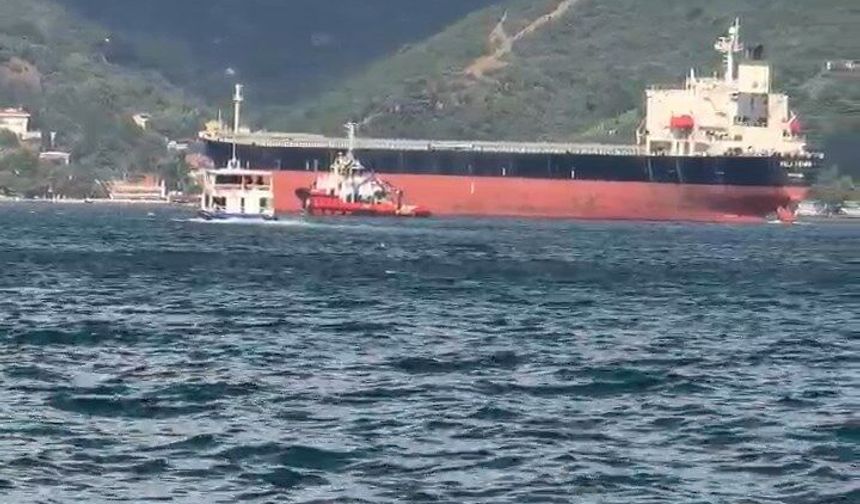 İstanbul Boğazı'nda arızalanan gemi çekildi; trafik yeniden açıldı