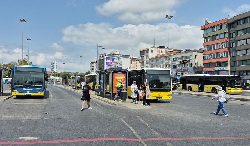 Kadıköy’de peronlar kaldırıldı, ulaşım zorlaştı: Vatandaşlar isyan etti