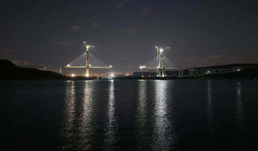 Kanal İstanbul güzergahında dev ilerleyiş: Sazlıdere Köprüsü gece görüntülendi