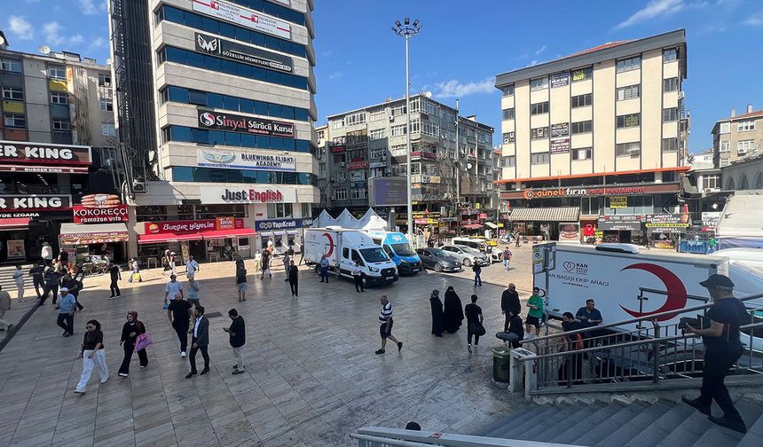 Şirinevler Meydanı'nda Kızılay çadırı tartışması