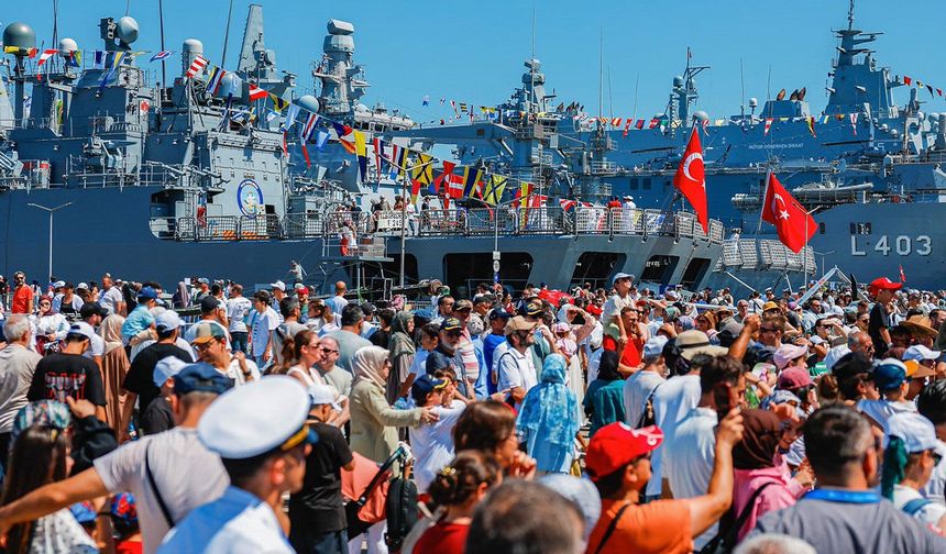 TEKNOFEST Mavi Vatan’da hava araçlarının gösterileri nefes kesti