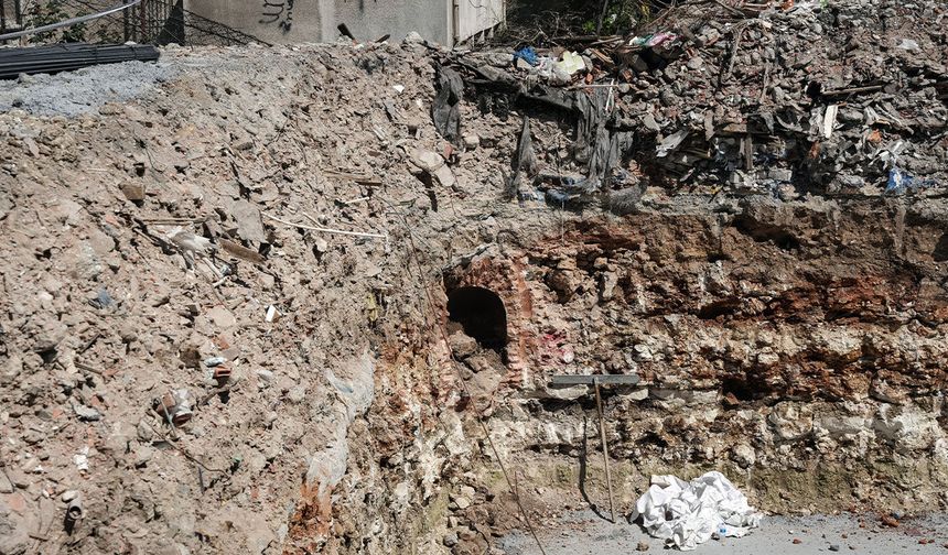 Bahçelievler'de inşaat kazısından tarihi yapı çıktı