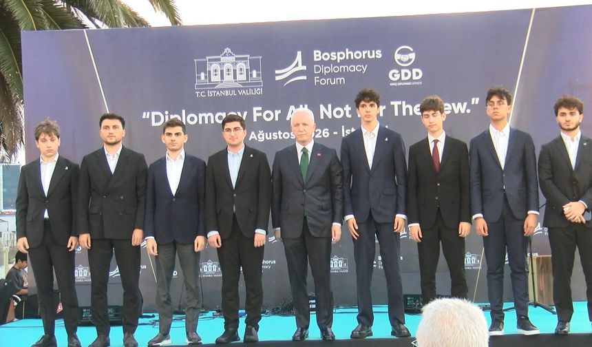 Vali Gül, Bosphorus Diplomasi Forumu'nun gala yemeğine katıldı