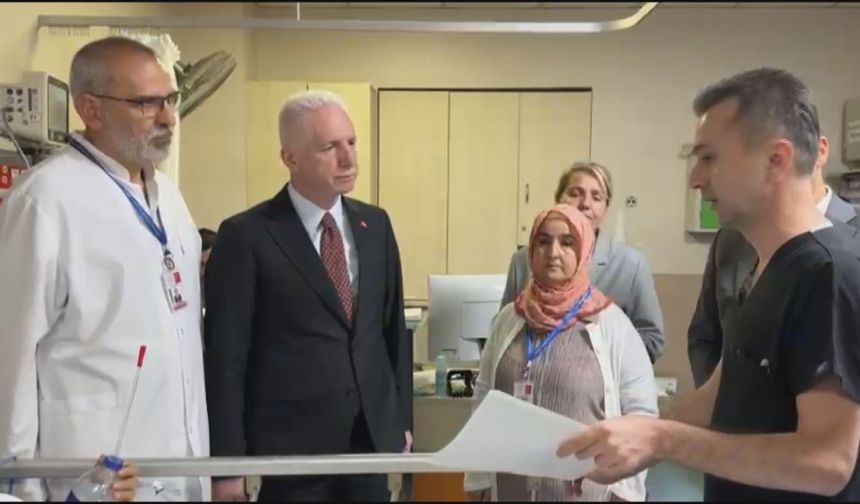 Vali Gül, Zeytinburnu'ndaki İETT otobüsü kazasında yaralananları hastanede ziyaret etti