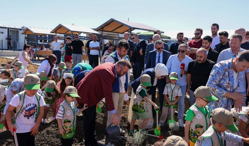 Arnavutköy’de dalından sebze ve meyve toplama deneyimi başladı