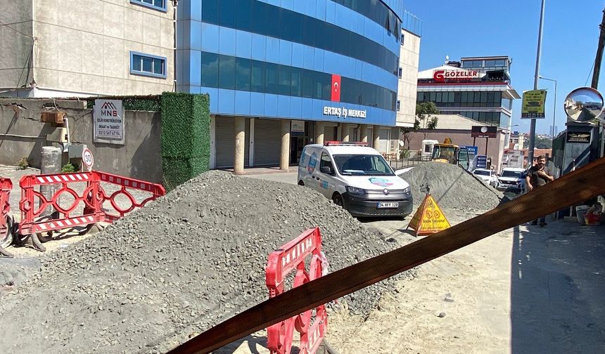Eyüpsultan’da İSKİ’nin çalışma yaptığı esnada doğalgaz borusu patladı