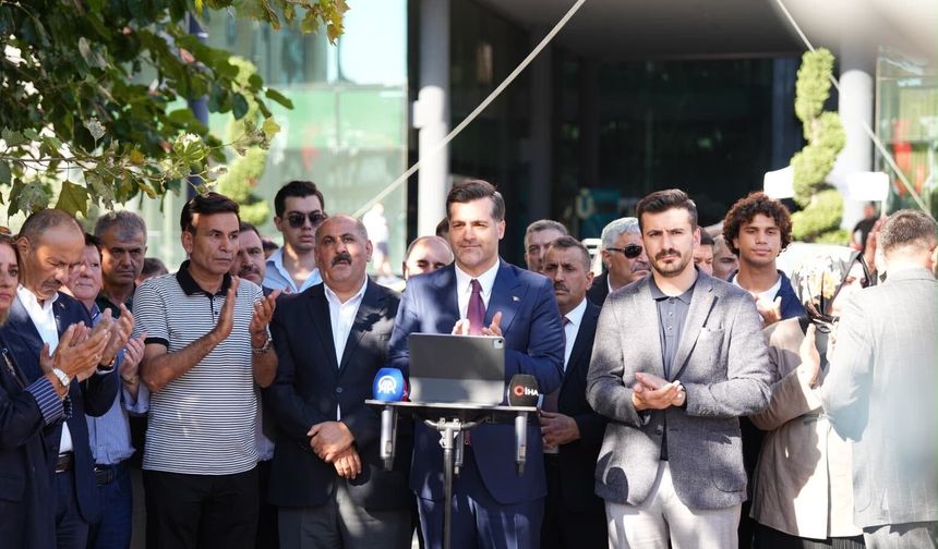 AK Parti’den Üsküdar Belediyesi’ne "hizmetsizlik" protestosu