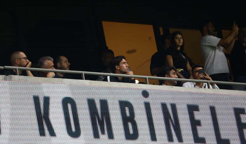 Dusan Vlahovic maçı tribünden takip etti