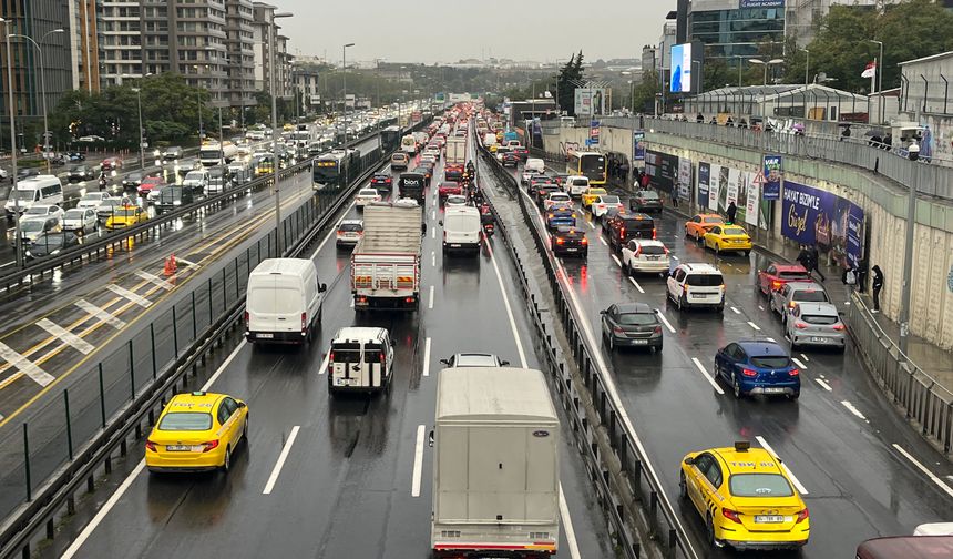 İstanbul’da trafik yoğunluğu yüzde 85’e ulaştı