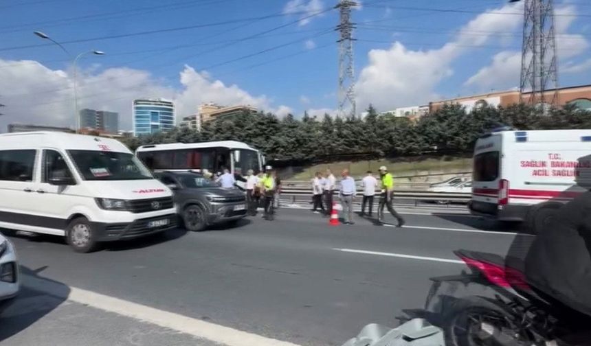 Basın Ekspres’te servis minibüsü yayaya çarptı: Ağır yaralı