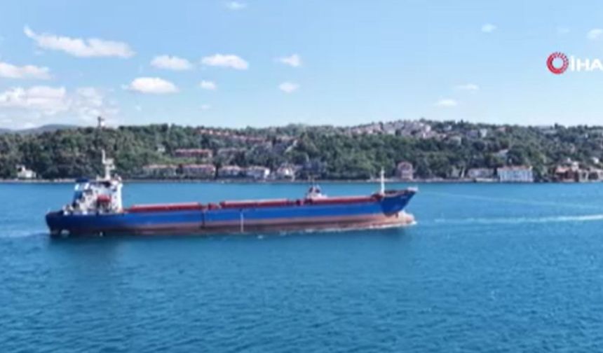 Ukrayna saldırısında hasar gören yük gemisi İstanbul Boğazı'ndan geçti