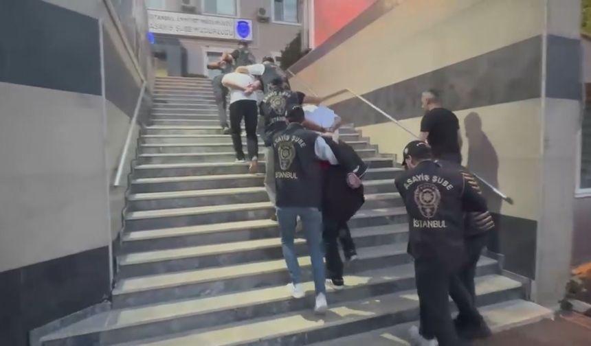 Fatih’te 2 kişinin öldüğü silahlı kavgaya ilişkin 9 şüpheli yakalandı