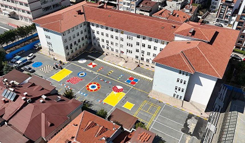 Bağcılar’da okul bahçelerine geleneksel oyun alanları çizildi