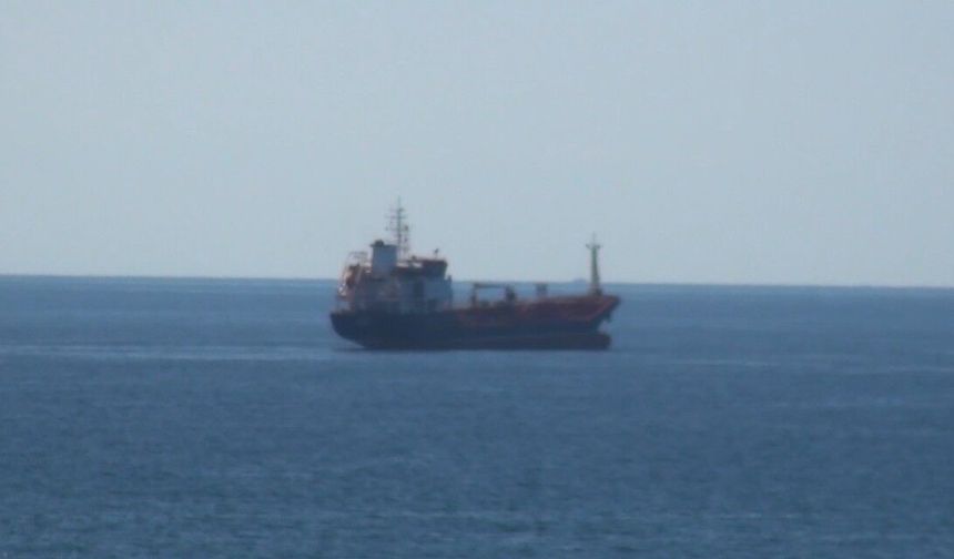 Silivri'deki gemi kazasında mürettebatı arama çalışmaları 10. gününde