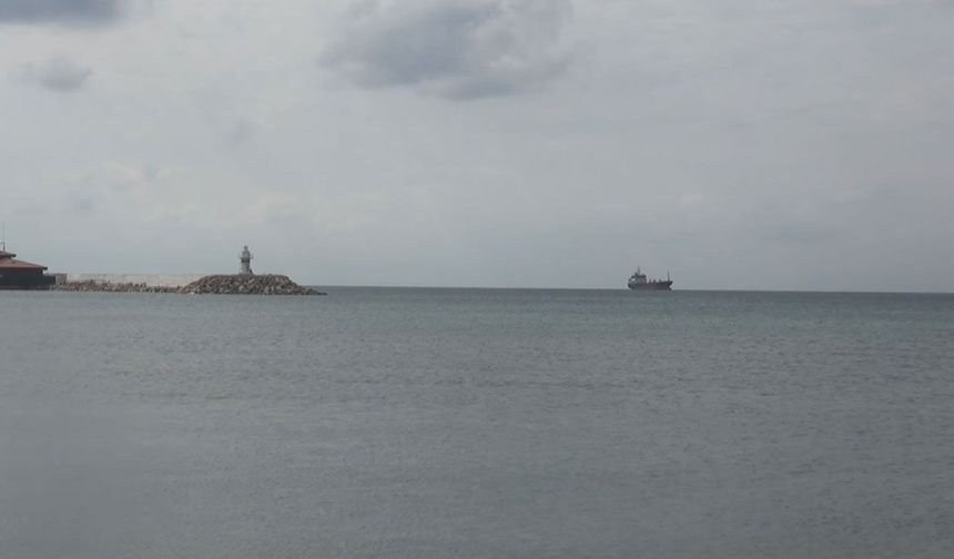 Silivri açıklarında 10 mürettebat için zamana karşı arama