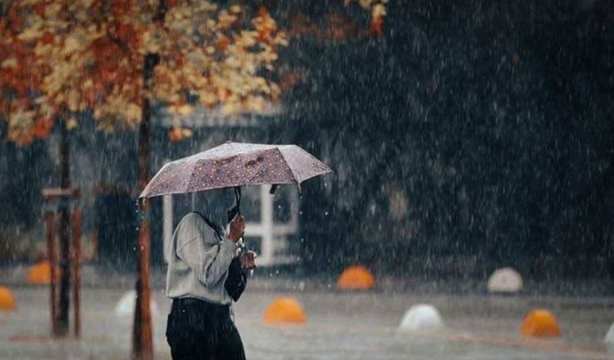 AKOM’dan İstanbul’a sağanak ve fırtına uyarısı