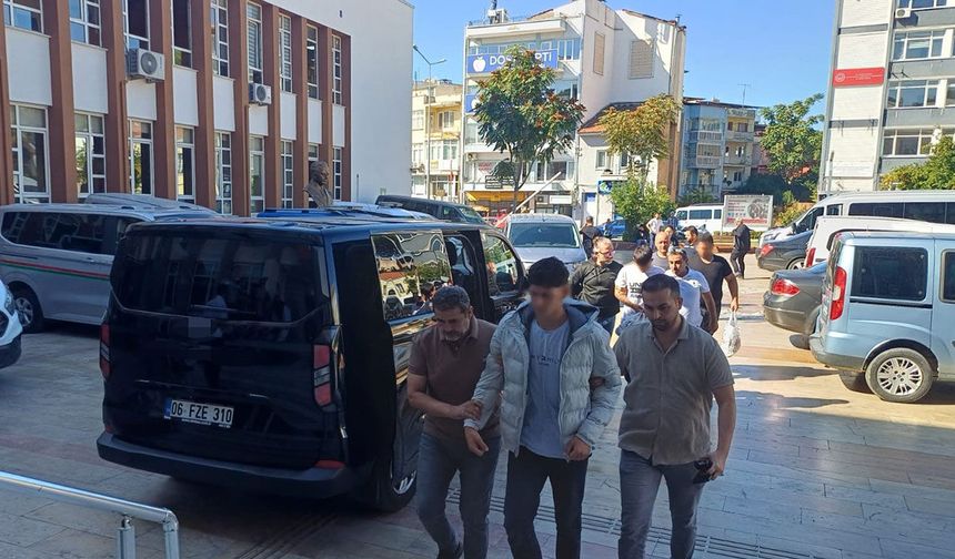Okul çevresinde pompalı tüfekle dolaştılar, 3 şüpheli tutuklandı