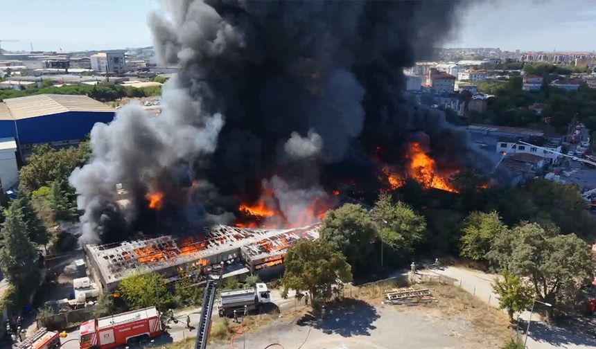Tuzla’da Sanayi Sitesi’nde korkutan yangın