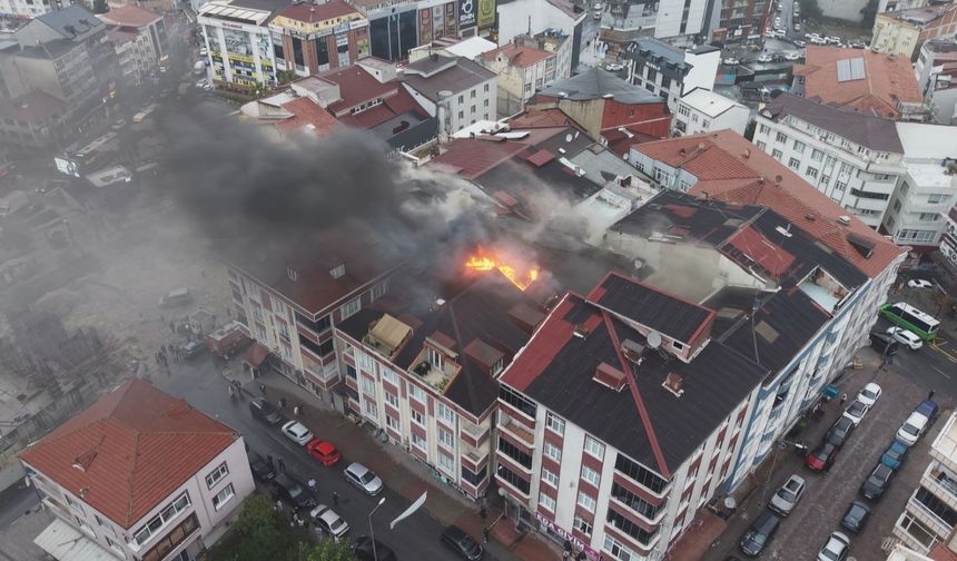 Arnavutköy'de 5 katlı binada yangın