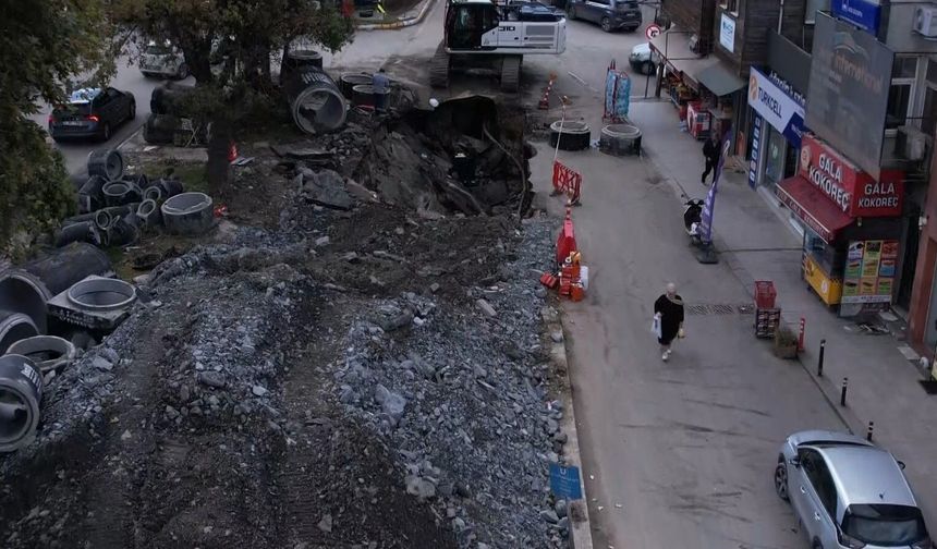 Eyüpsultan Bulvarı’nda altyapı çalışmaları sırasında kısmi göçük