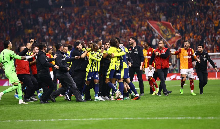 Derbi sonrası saha karıştı