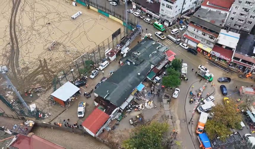 Ayazağa’da dere yatağındaki riskli yapılarda yıkım başladı