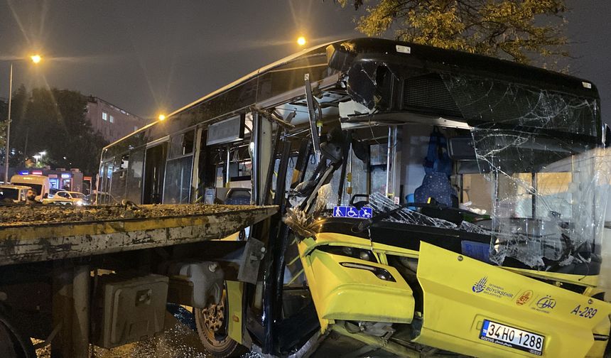 İETT otobüsü park halindeki çekiciye çarptı