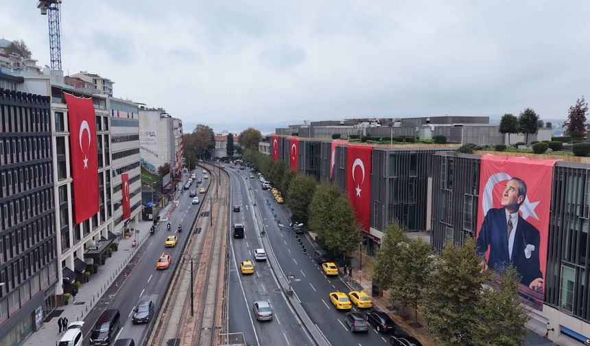 İstanbul sokaklarında 29 Ekim coşkusu havadan görüntülendi