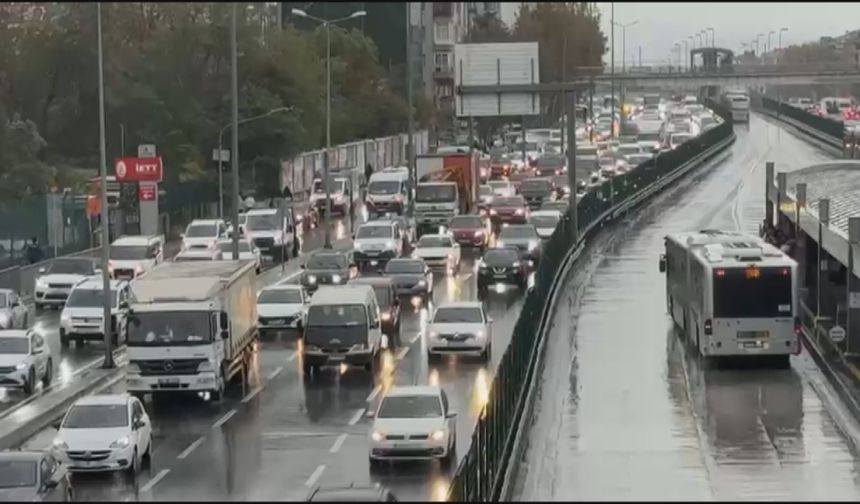 İstanbul'da trafik yoğunluğu yüzde 89'a ulaştı