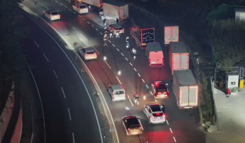 Küçükçekmece'de asayiş denetimi; firari 2 şüpheli yakalandı