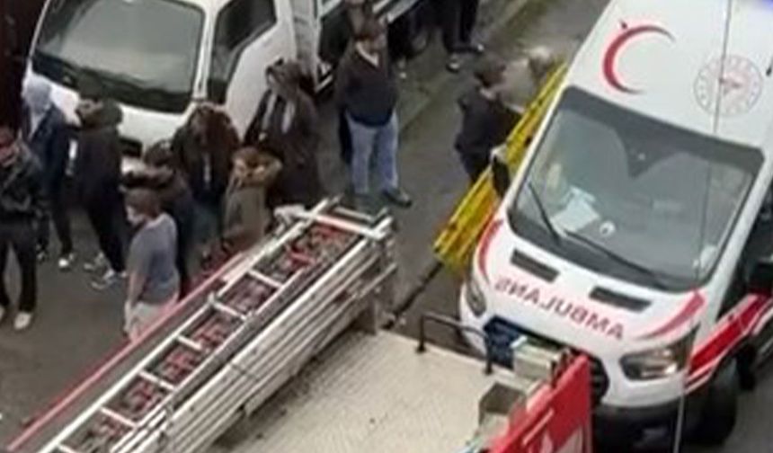 Küçükçekmece’de su baskını; mahsur kalan kişiyi itfaiye kurtardı